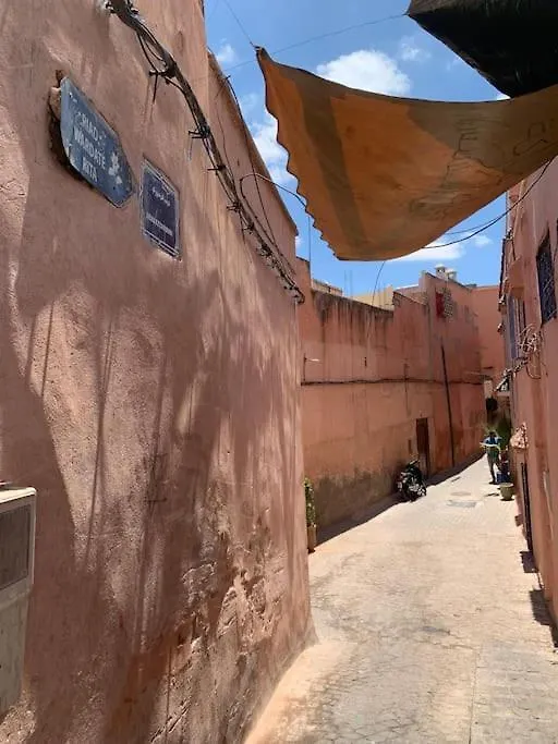 Riad Zouine Dans Un Quartier Traditionnel Marrakesh 0*,  Marocko