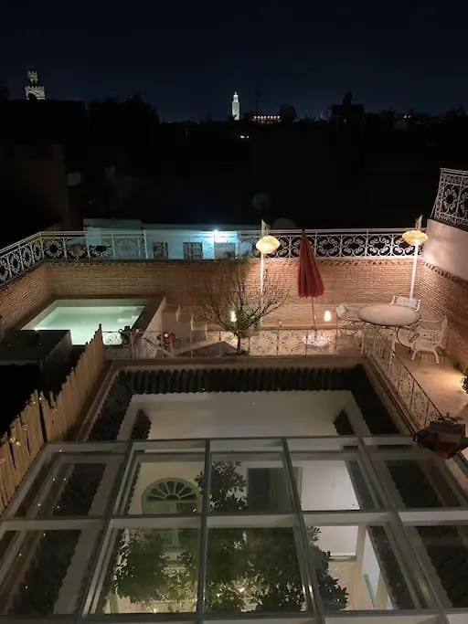 Riad Zouine Dans Un Quartier Traditionnel Marrakesh 0*,  Marocko